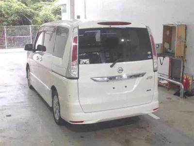 NISSAN SERENA