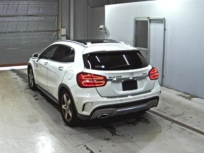 MERCEDES BENZ GLA