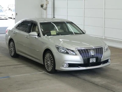 TOYOTA CROWN MAJESTA