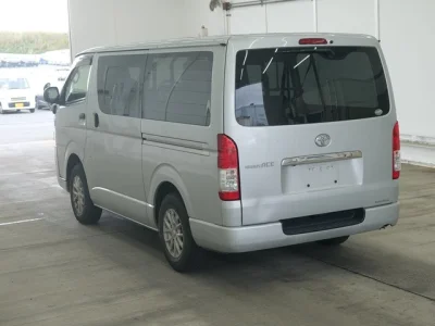 TOYOTA REGIUS ACE VAN