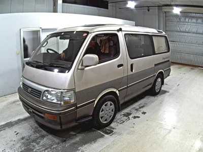 TOYOTA HIACE