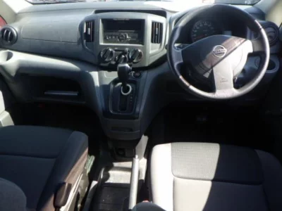 NISSAN NV200