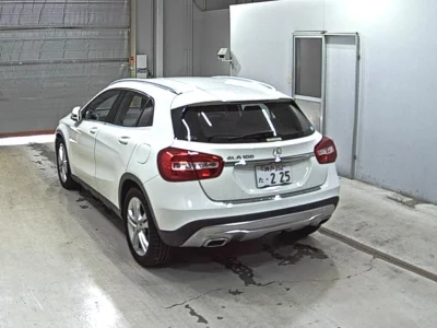 MERCEDES BENZ GLA