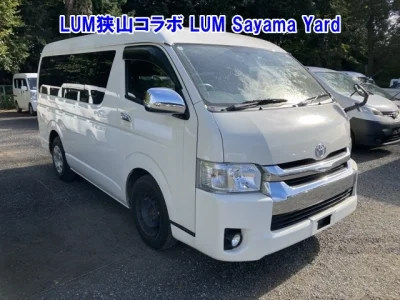 TOYOTA HIACE