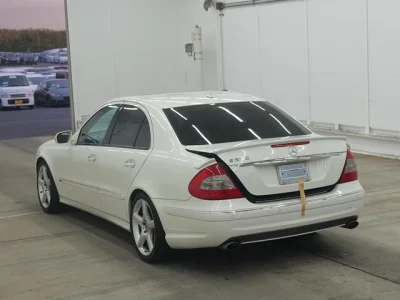 MERCEDES BENZ E CLASS