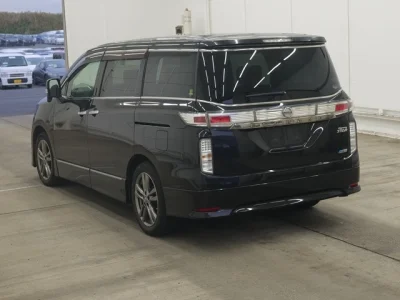 Статистика аукционов Nissan Elgrand
