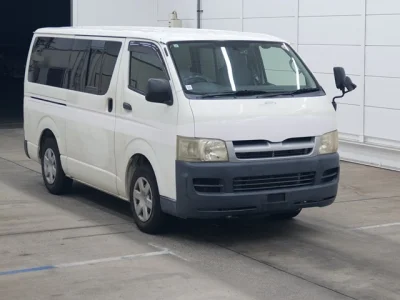 TOYOTA HIACE VAN