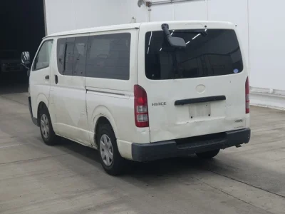 TOYOTA HIACE VAN