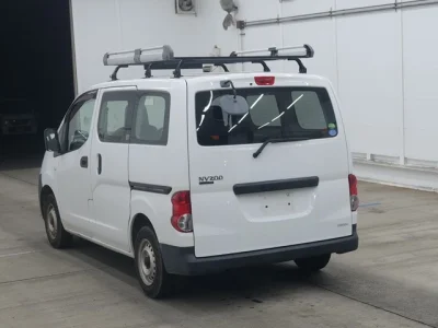 NISSAN NV200