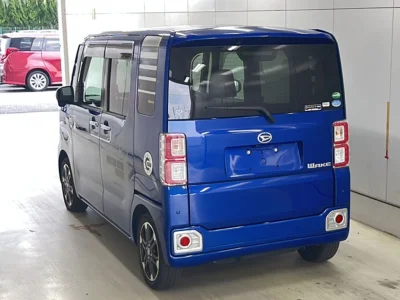 DAIHATSU WAKE