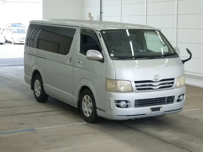 TOYOTA HIACE