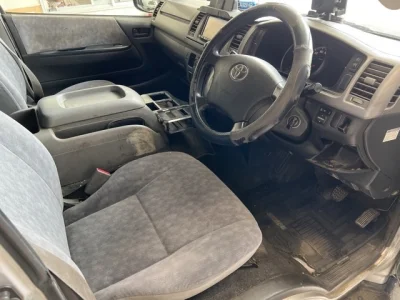 TOYOTA HIACE