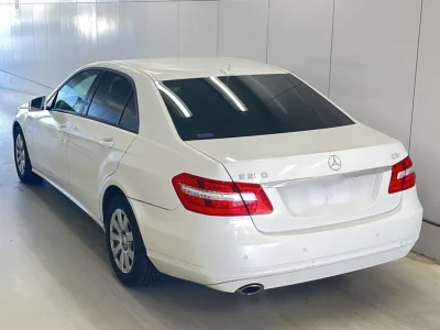 MERCEDES BENZ E CLASS