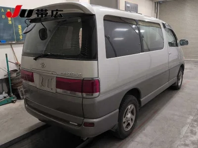TOYOTA HIACE REGIUS