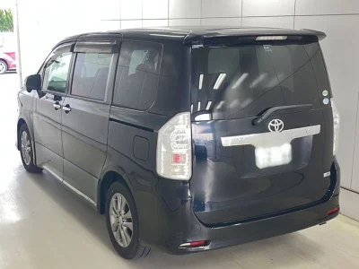 Статистика аукционов Toyota Voxy