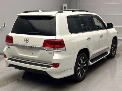 TOYOTA LAND CRUISER
