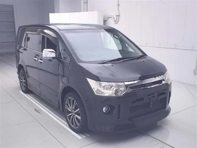 MITSUBISHI DELICA D5