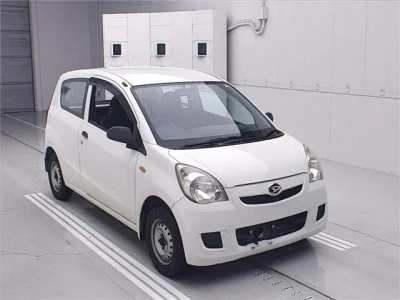 DAIHATSU MIRA 1