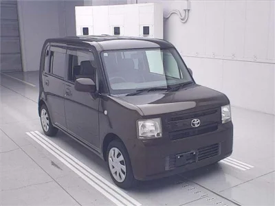 TOYOTA PIXIS SPACE