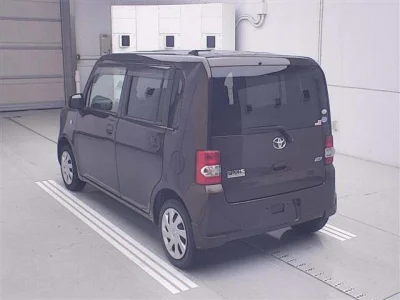 TOYOTA PIXIS SPACE