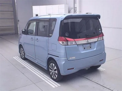 MITSUBISHI DELICA D2