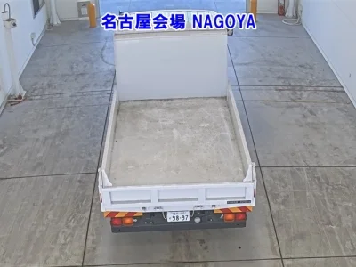 NISSAN UD