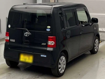 TOYOTA PIXIS SPACE