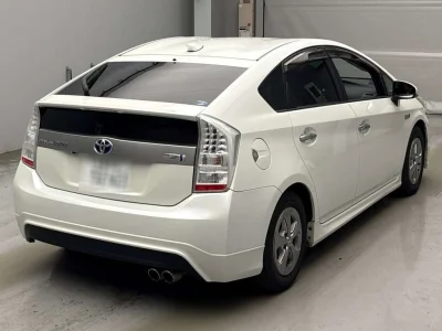 TOYOTA PRIUS PHV