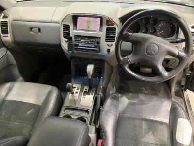 MITSUBISHI PAJERO 4