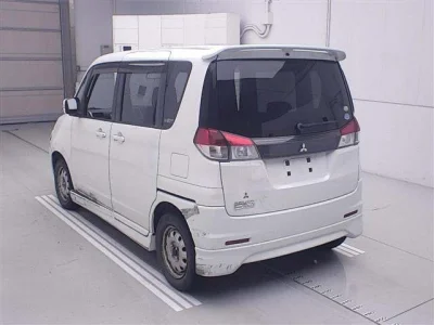 MITSUBISHI DELICA D2
