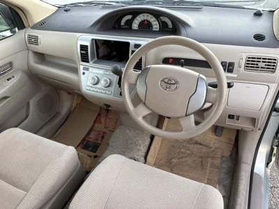 TOYOTA RAUM