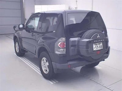 MITSUBISHI PAJERO 2