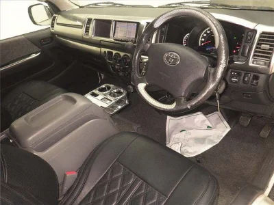 TOYOTA HIACE