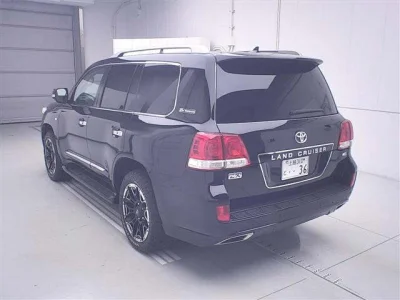TOYOTA LAND CRUISER