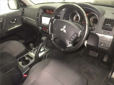 MITSUBISHI PAJERO 3