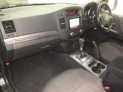 MITSUBISHI PAJERO 4