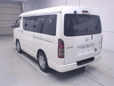 TOYOTA REGIUS ACE VAN