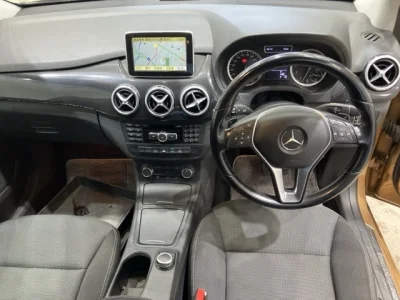 MERCEDES BENZ B CLASS 4