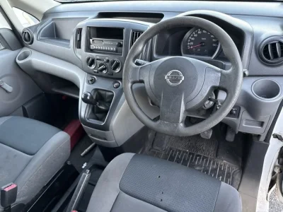NISSAN NV200