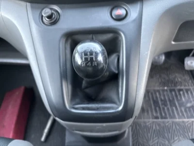 NISSAN NV200