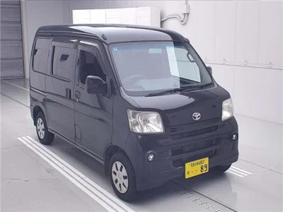 TOYOTA PIXIS VAN