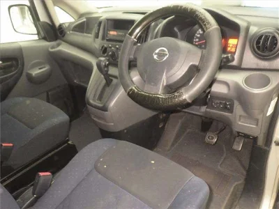 NISSAN NV200