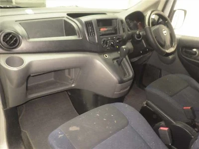 NISSAN NV200
