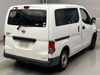 NISSAN NV200