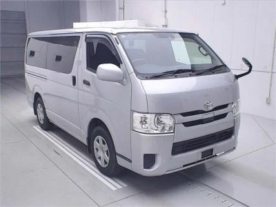 TOYOTA REGIUS ACE VAN
