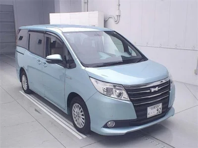 TOYOTA NOAH