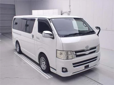 TOYOTA REGIUS ACE VAN