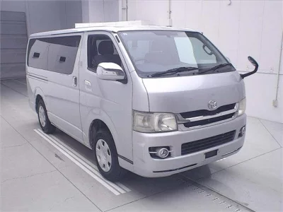 TOYOTA REGIUS ACE VAN