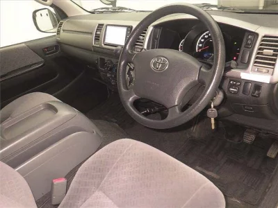 TOYOTA REGIUS ACE VAN