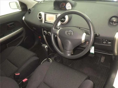 TOYOTA IST